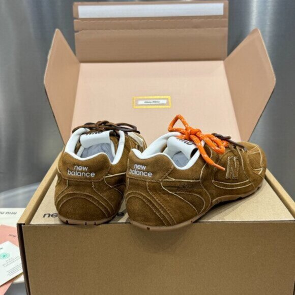 Miu Miu x New Balance 530 SL Sneakers - Picture 5 of 9